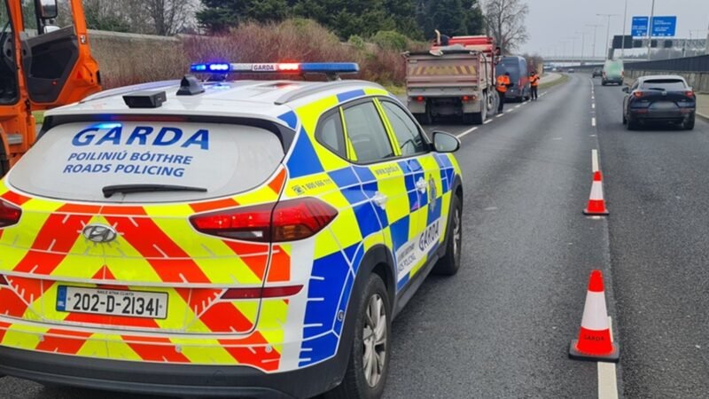 ‘Roleta russa’: Trend na Irlanda provoca acidentes com mortes após jovens dirigirem na contramão