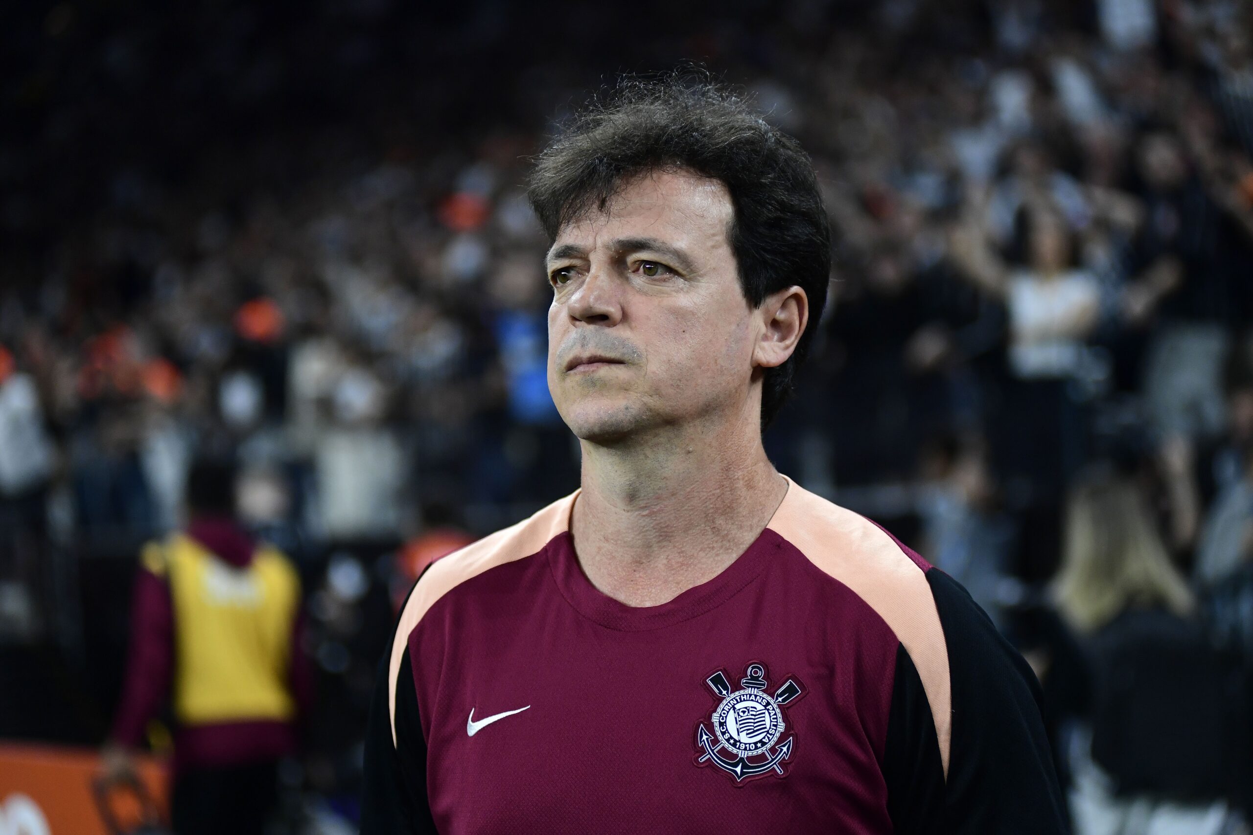 Diniz iguala número de jogos de Dorival no Corinthians em 2026; veja os desempenhos