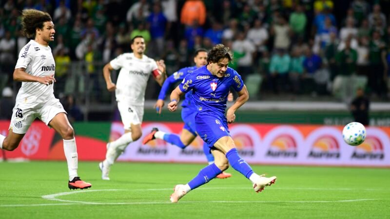 “Ninguém é melhor do que ele”: como a dedicação fez Giay cair nas graças de Abel no Palmeiras