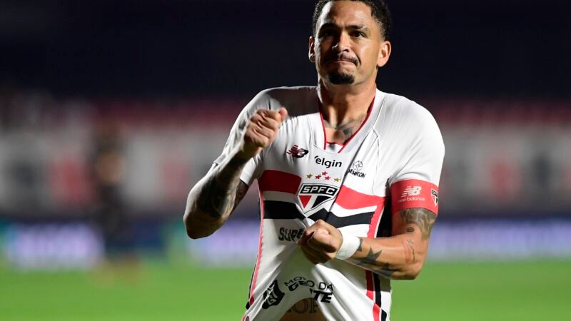 Luciano admite que turbulências fora de campo atrapalham o time do São Paulo: “Pior fase da história”