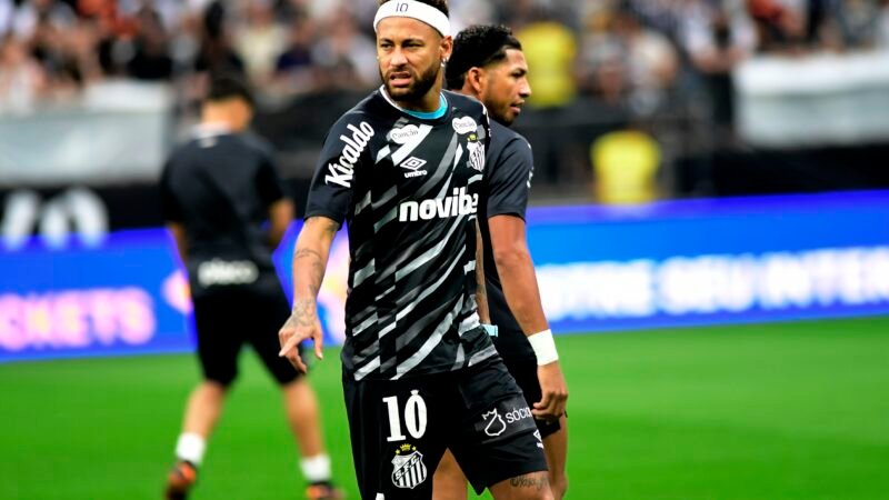 Inspiração em Memphis? Neymar usa faixa na cabeça em clássico entre Corinthians x Santos