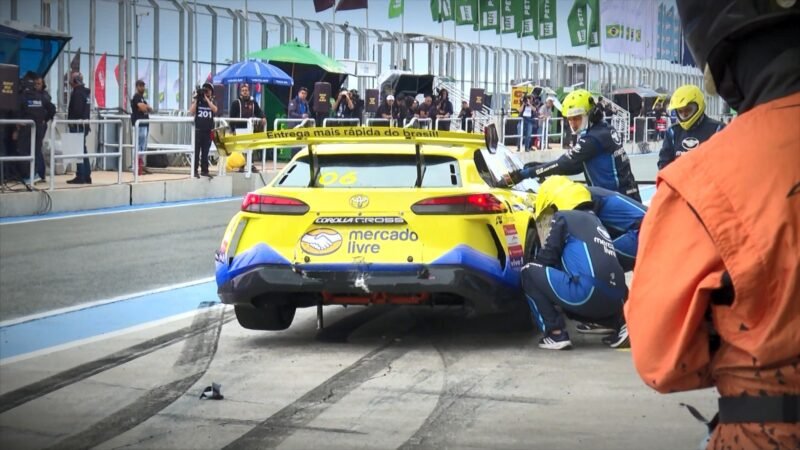 Pit stops exigem precisão e trabalho em equipe para decidir posições na pista