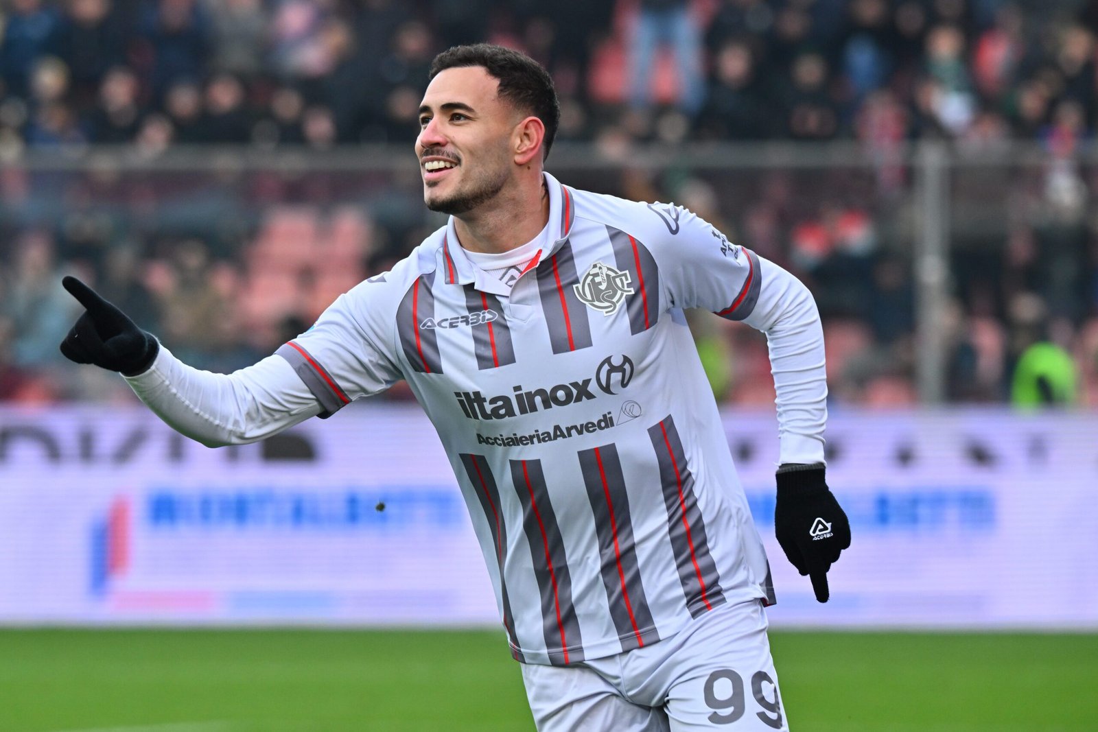 Reforço do Inter, Sanabria recebeu elogio de Totti, teve polêmica com Messi e gols de bicicleta; conheça