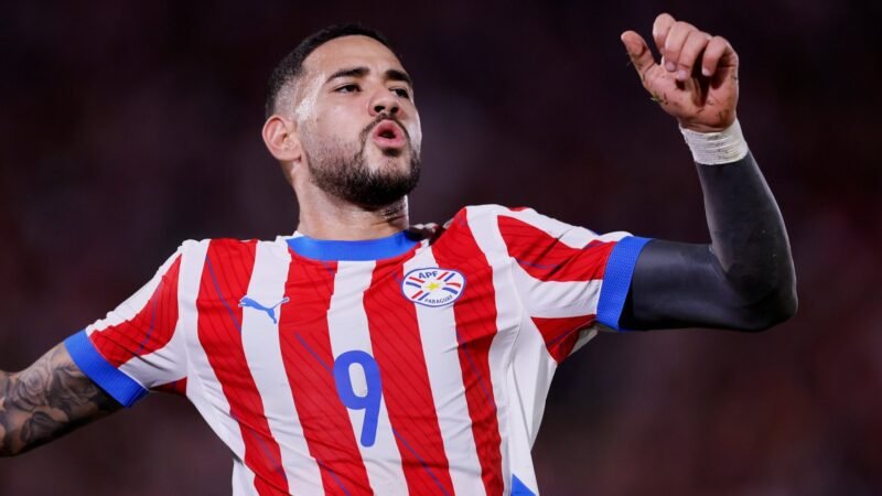 Inter se aproxima da contratação do centroavante Sanabria; saiba detalhes