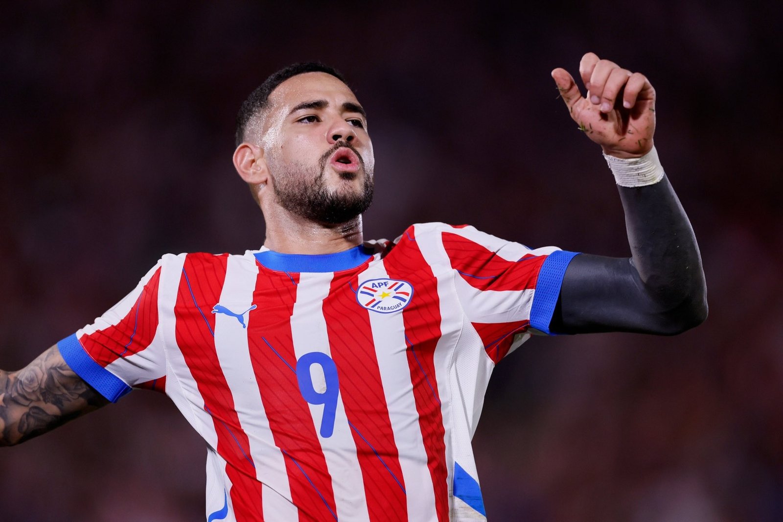 Inter se aproxima da contratação do centroavante Sanabria; saiba detalhes