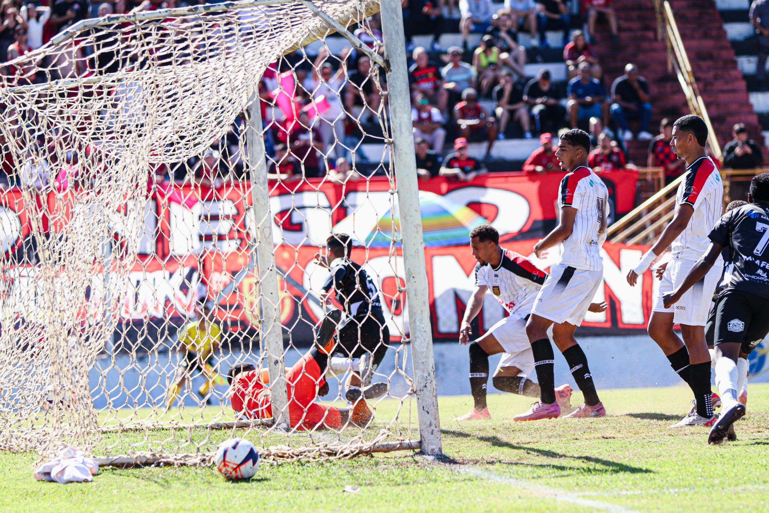 Independente vence Flamengo-SP nos pênaltis e conquista acesso à Série A4 do Paulista