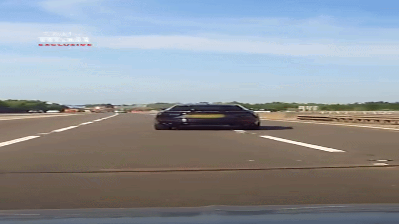 Ex-jogador da Inglaterra bate Lamborghini de R$ 2,5 milhões; polícia encontra “gás do riso” no veículo