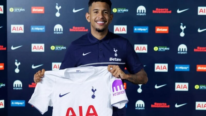 Tottenham anuncia contratação de Savinho