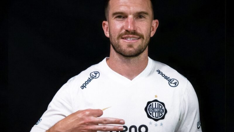 Adversário do Vasco, Olimpia tem lateral fenômeno da Copa nas redes sociais