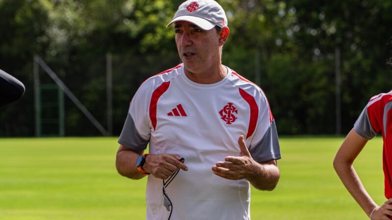Inter anuncia a saída de Maurício Salgado, técnico do time feminino