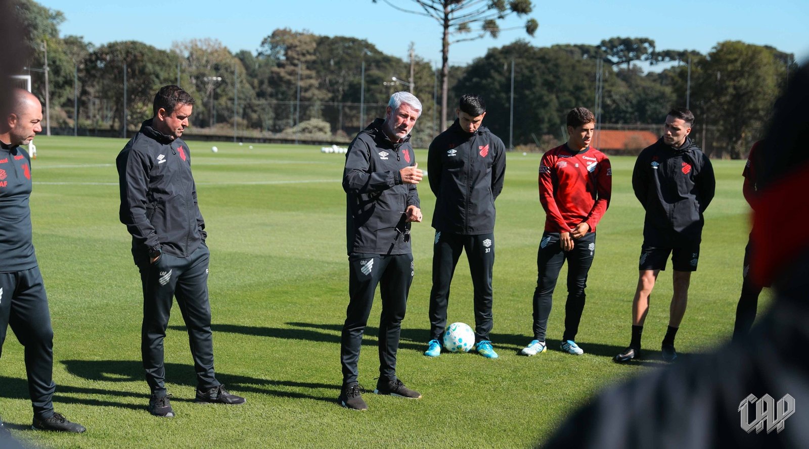 Da crise na Série B ao top-3 na Série A, Odair se consolida no Athletico e vai quebrar marca de 44 anos