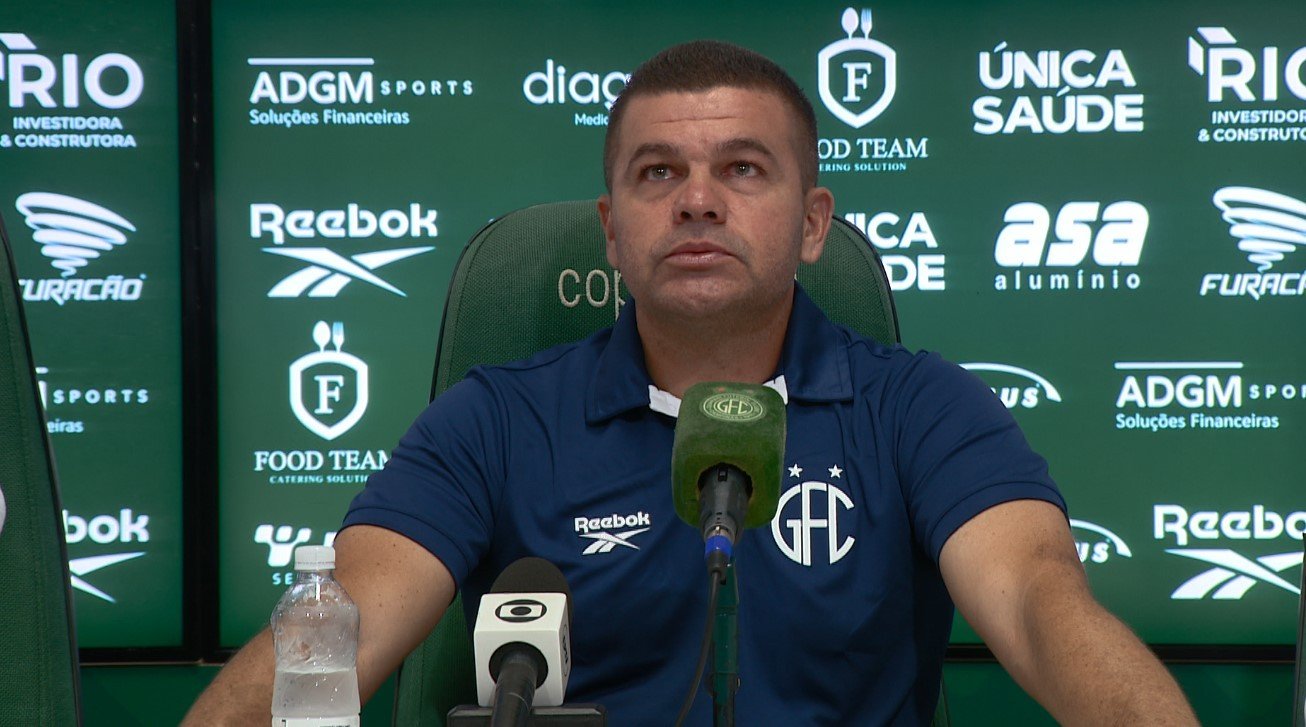 Técnico do Guarani chora ao lembrar de Vadão na entrevista de apresentação; veja vídeo
