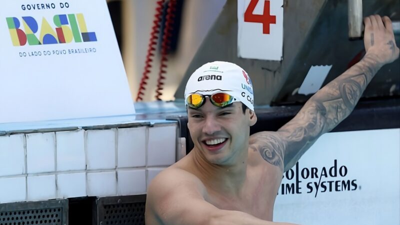 Nadador mais rápido do Brasil acerta com novo clube para a temporada
