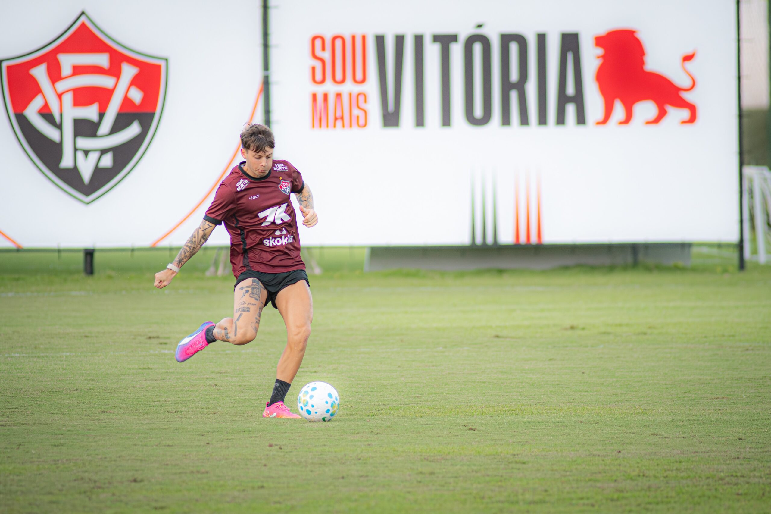 Diego Tarzia recebe terceiro amarelo e desfalca o Vitória no próximo jogo da Copa do Brasil