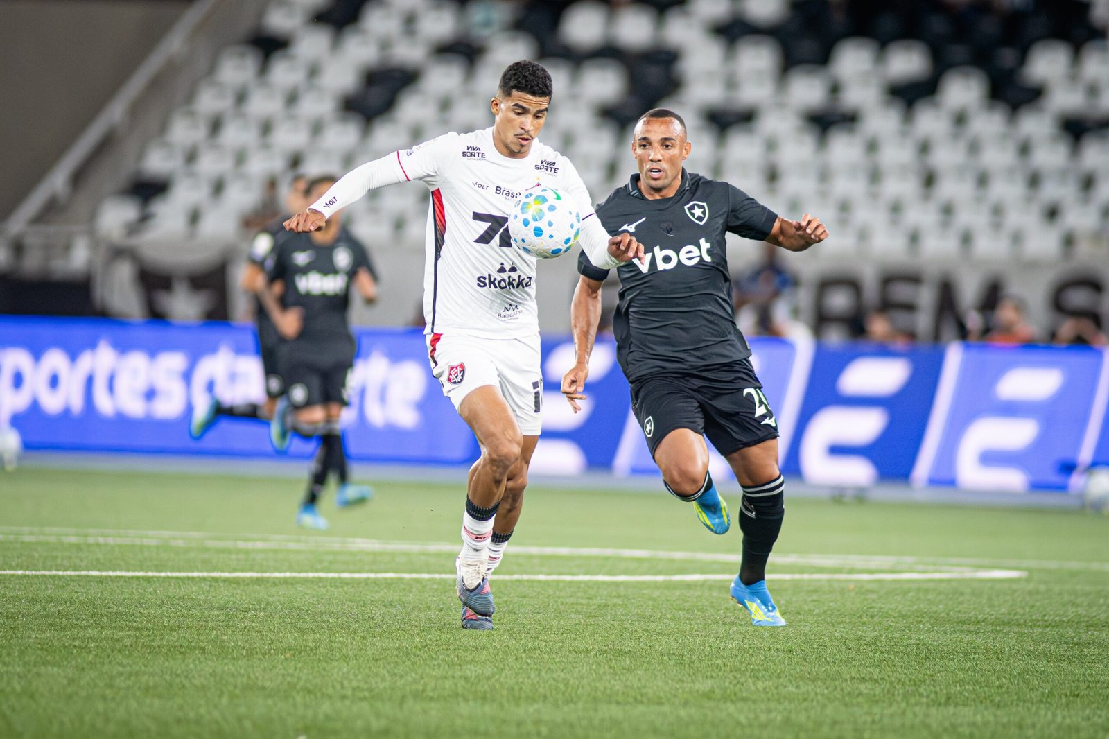 Entre as piores defesas da Série A, Vitória e Botafogo têm ataques opostos