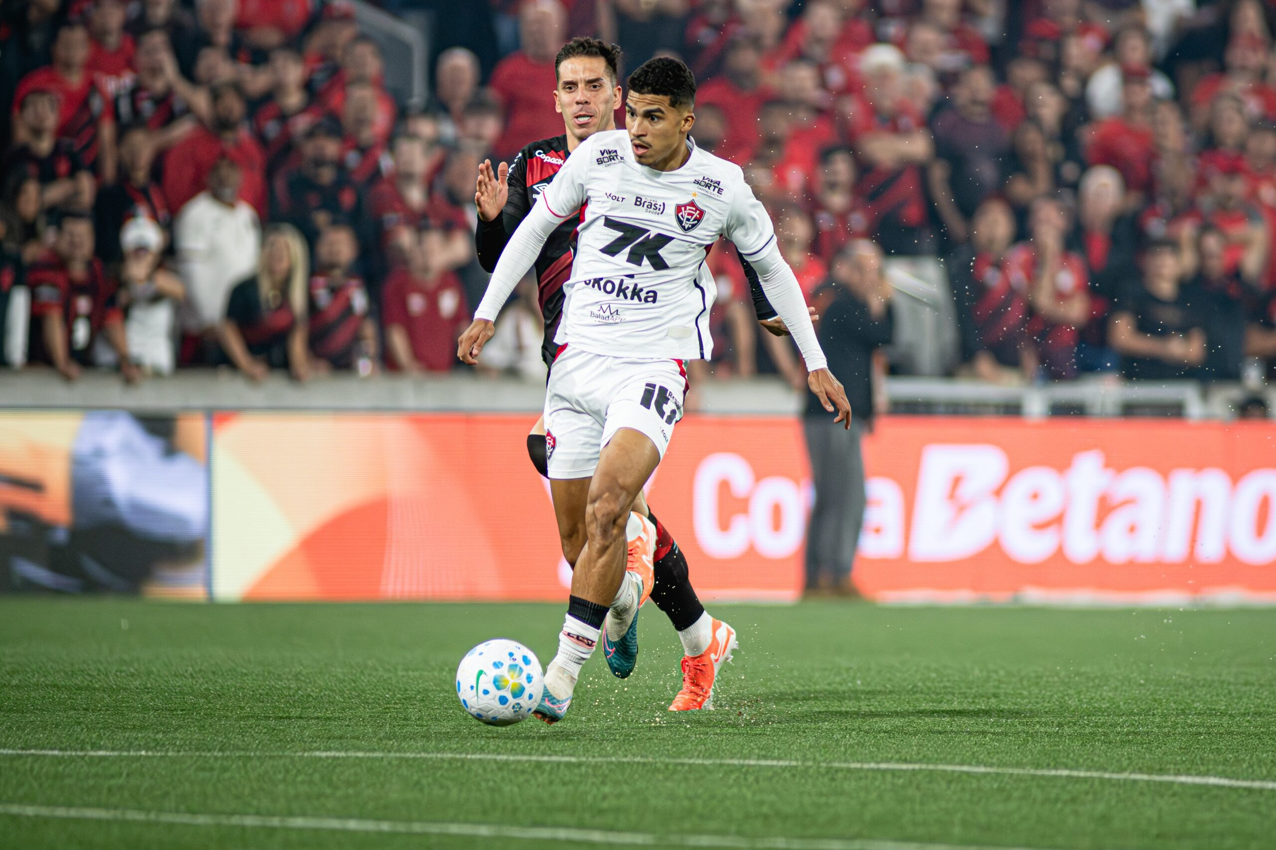 Atuações do Vitória: Renê perde chance, e Luan Cândido é o pior em derrota diante do Athletico