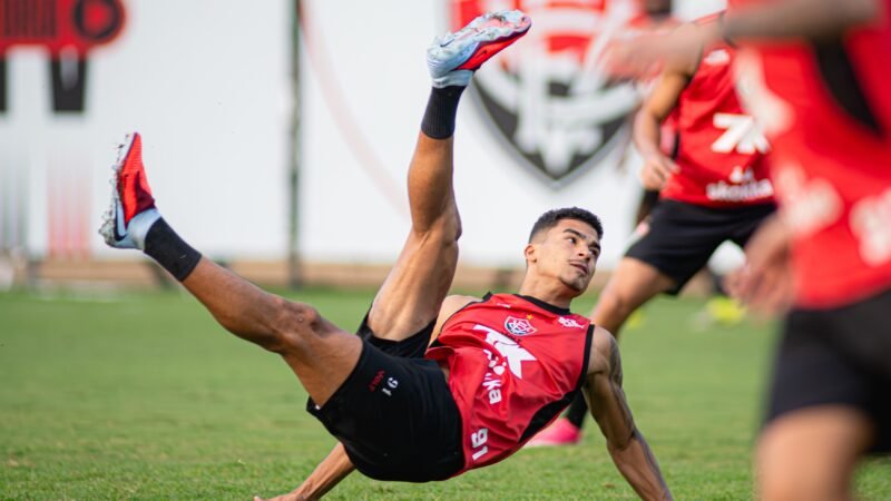 Vitória inicia preparação para jogo decisivo contra o Vasco