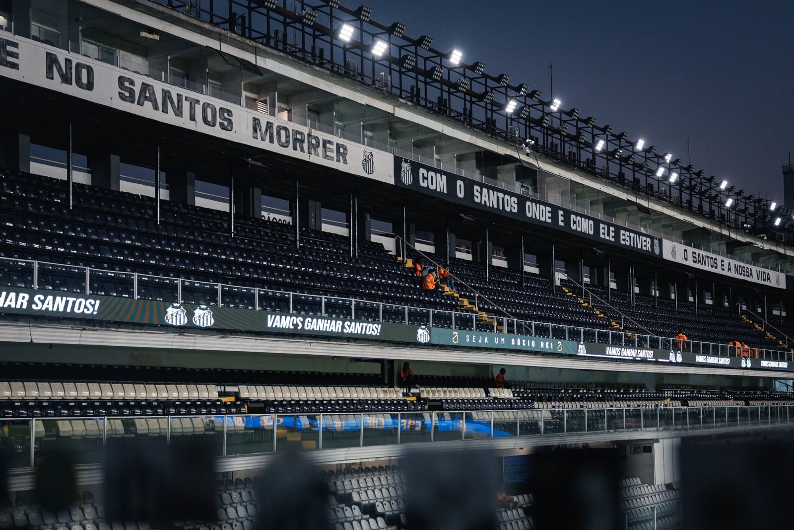 Santos se apega à Vila Belmiro na Sul-Americana em meio a tropeços no Brasileirão