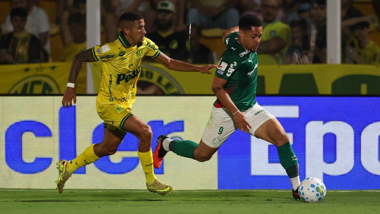 “Não está em boa forma”: por que Vitor Roque tem desempenho abaixo do esperado no Palmeiras