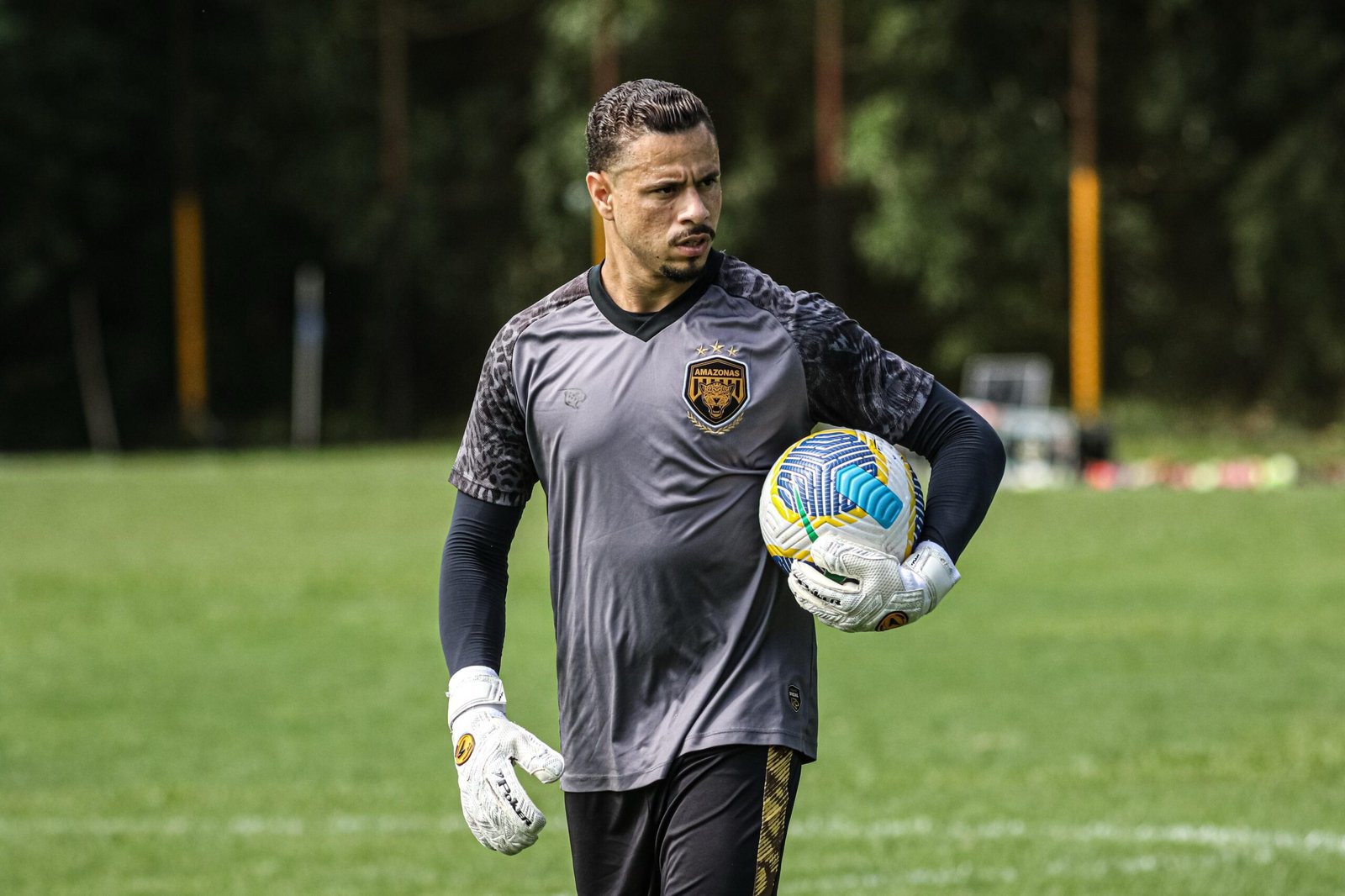 Goleiro João Lopes defalca o Amazonas contra o Ypiranga-RS; Ronaldo retorna