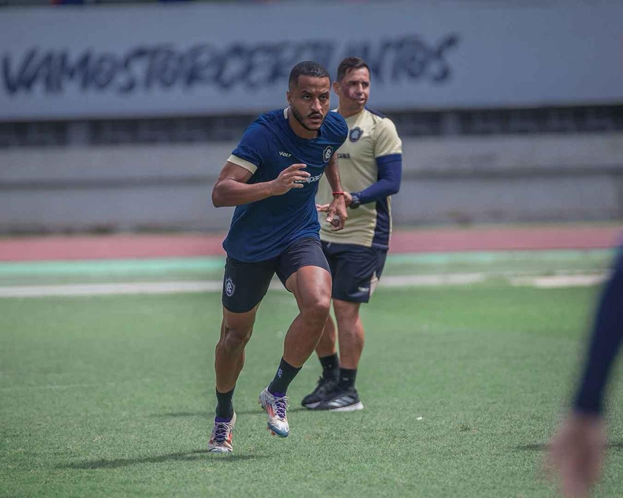 CSA encaminha a contratação do zagueiro Rafael Castro
