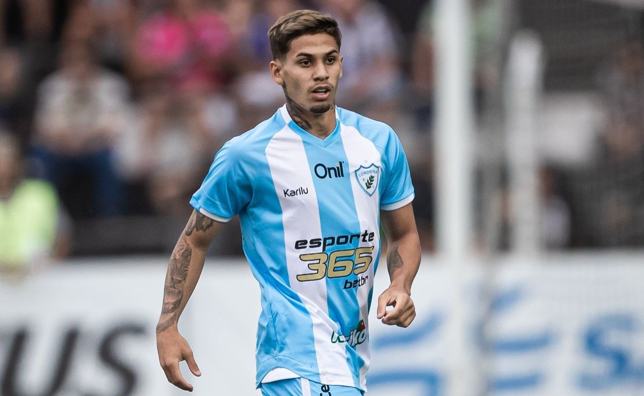 Londrina renova contrato de Caio Rafael e empresta meia para time de Portugal
