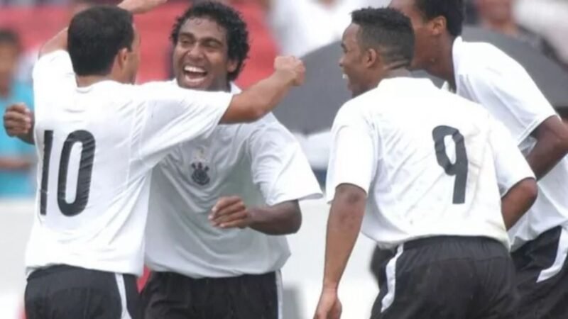 Campeão brasileiro no Corinthians acerta como técnico de time da última divisão em Minas Gerais
