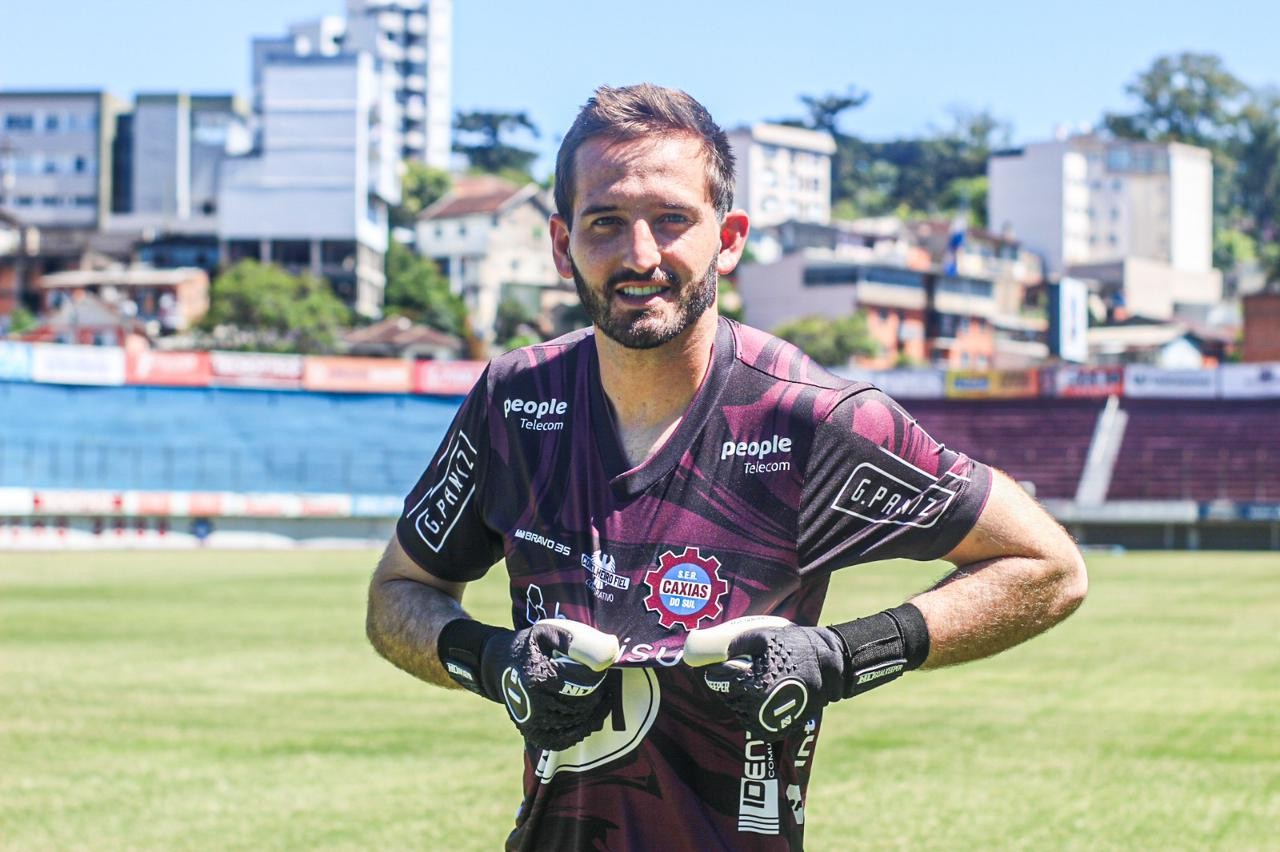 São Bernardo anuncia a contratação do goleiro Léo Lang, ex-Caxias