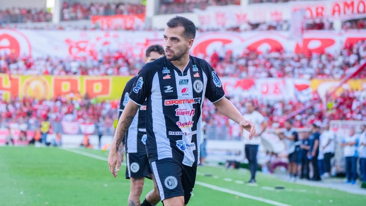 Capitão do ASA, Allef tenta o terceiro acesso na carreira