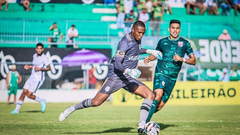 CEO do Treze indica renovação com o goleiro Erivelton para a temporada 2027