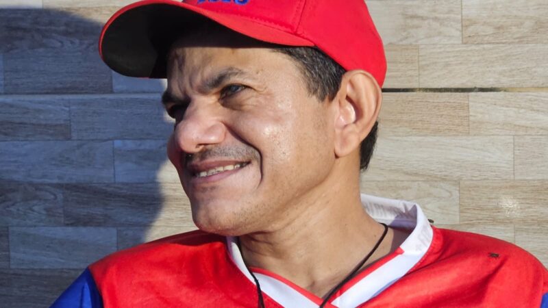 Conheça história de Manoel Gomes, torcedor cego do Fortaleza