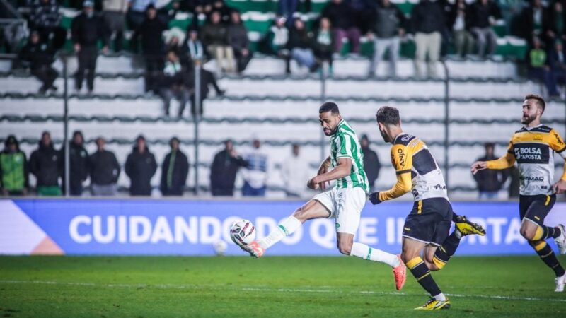 Lei do ex? Atlético-MG reencontra atacante de quatro gols em três anos