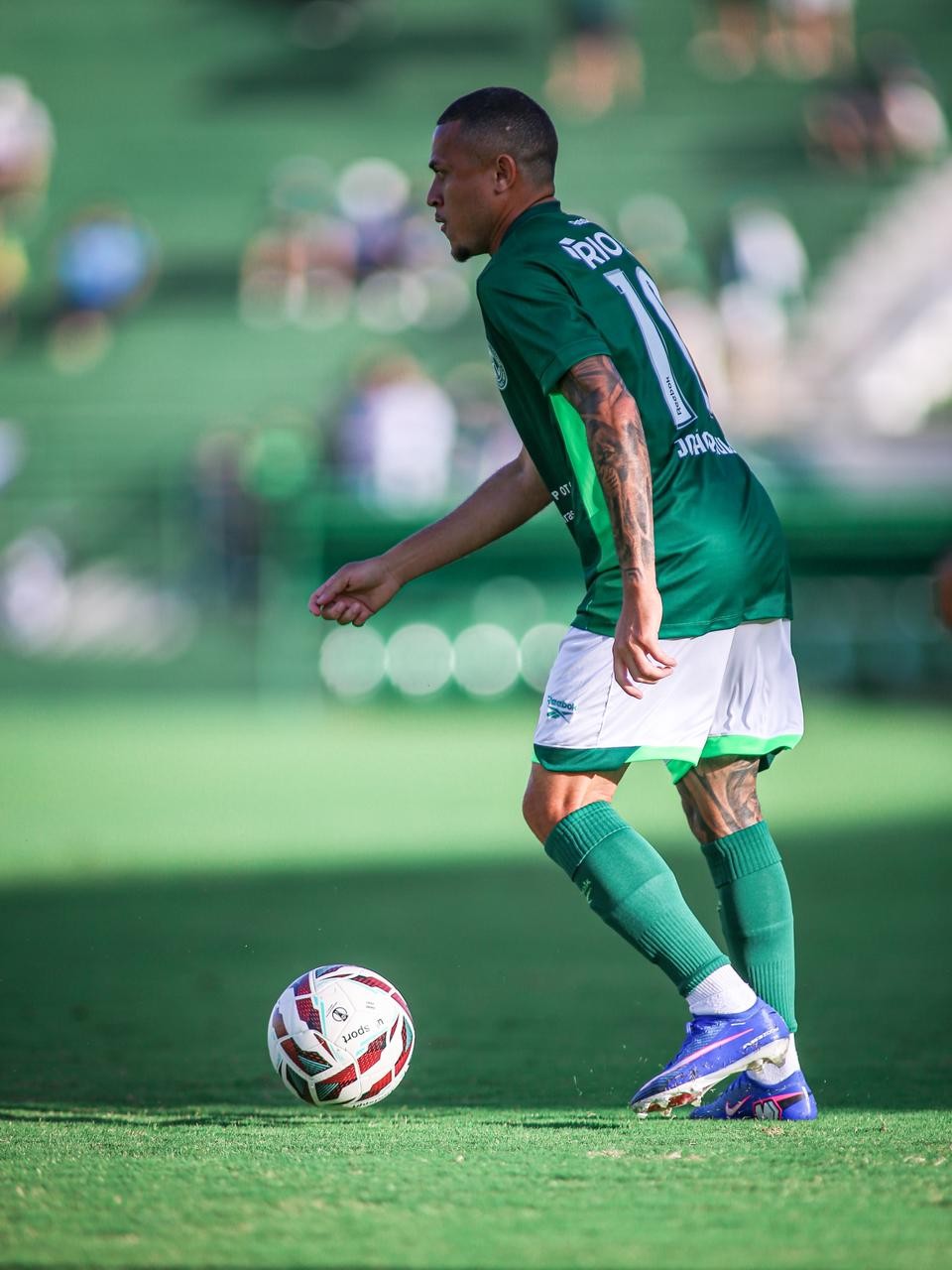 Camisa 10 do Guarani se profissionalizou aos 21 anos e já foi gerente de feira