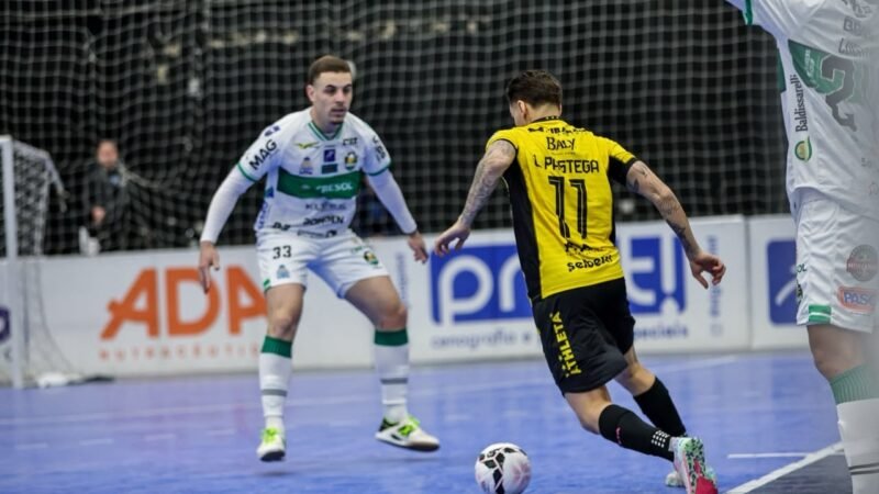 Paranaense de futsal: clássico entre Marreco e Pato marca a penúltima rodada