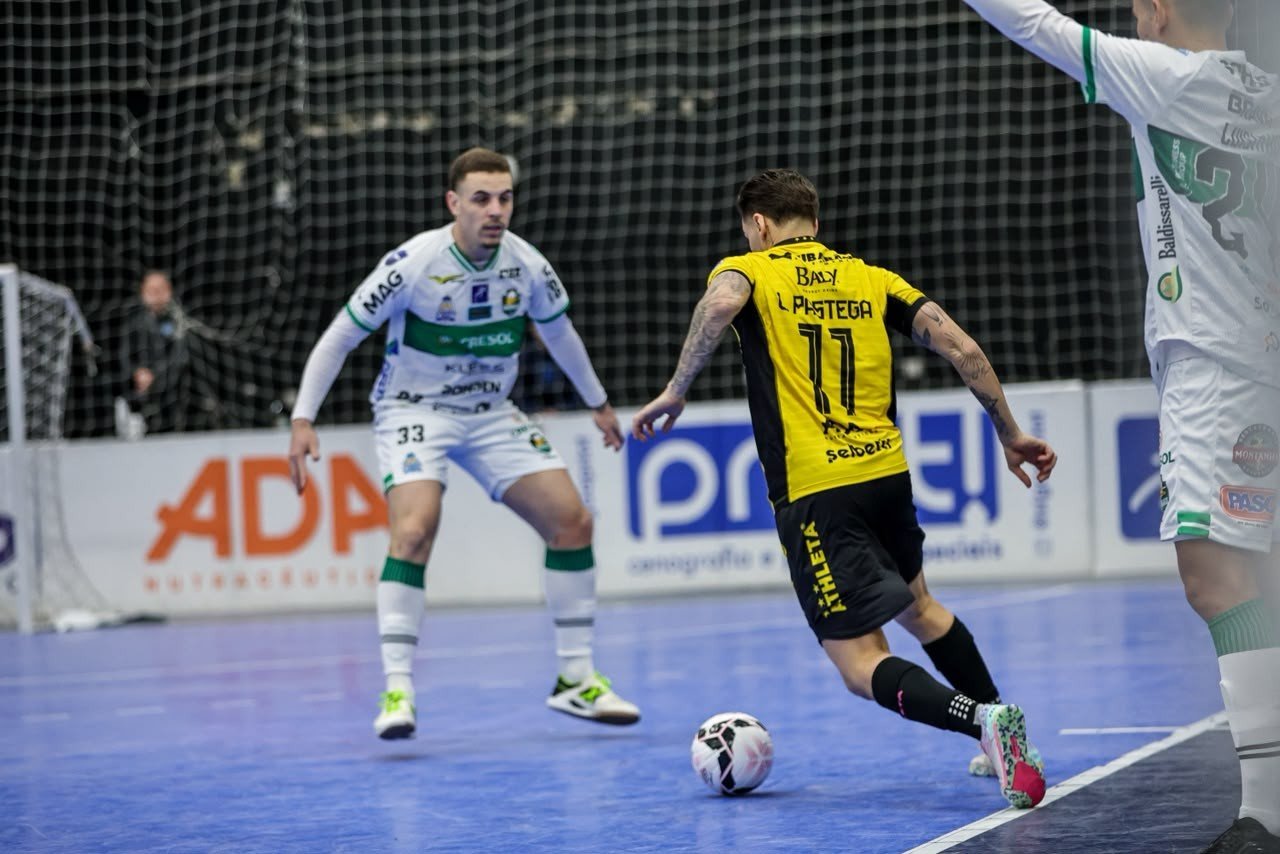 Paranaense de futsal: clássico entre Marreco e Pato marca a penúltima rodada