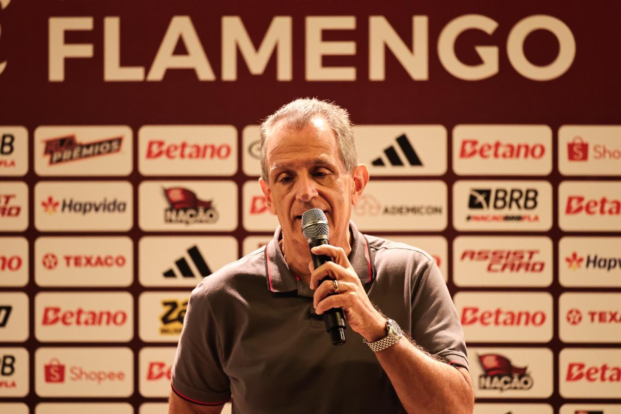 Flamengo ultrapassa R$ 900 milhões em gastos com contratações na gestão Bap; veja cada um