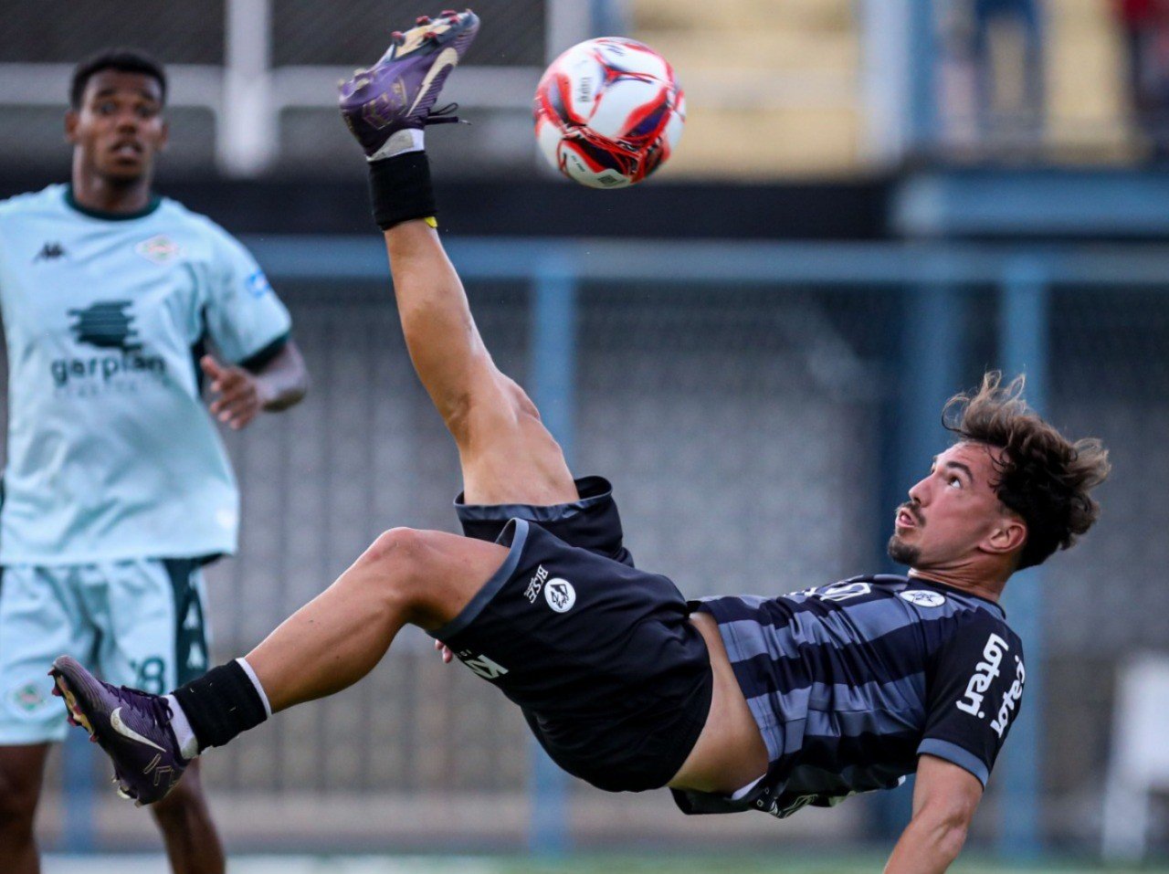 Matheus Goiano fala sobre futuro e relembra final da Série A2 pelo Resende: ”Regulamento cruel”