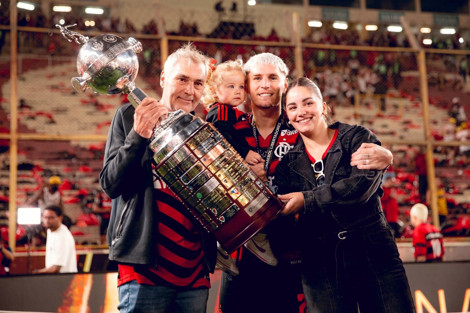 Varela faz quatro anos de Flamengo, elege jogos marcantes e cita vontade de criar raízes no Rio: “Tudo mudou”