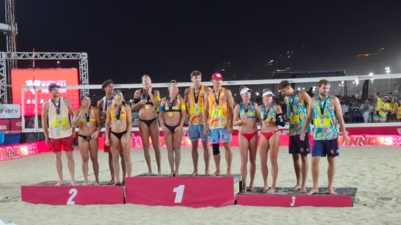 Técnico brasileiro fica calado em duelo de duplas francesas e deixa Rio com duas medalhas; entenda