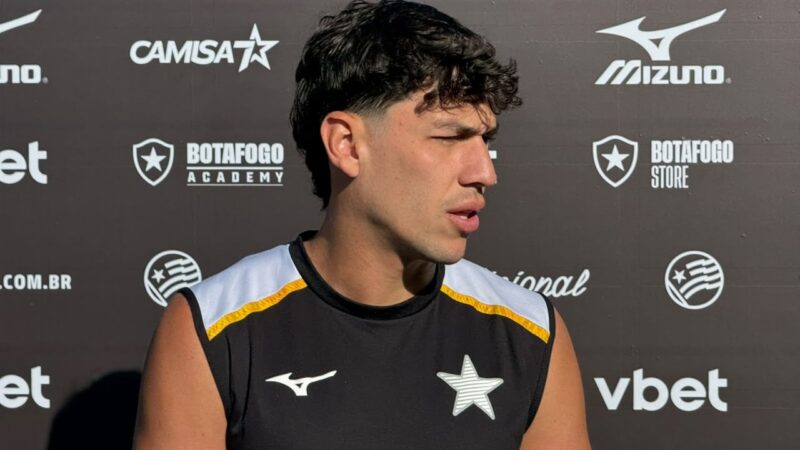 Ferraresi é otimista sobre permanência no Botafogo: “Faltam detalhes”