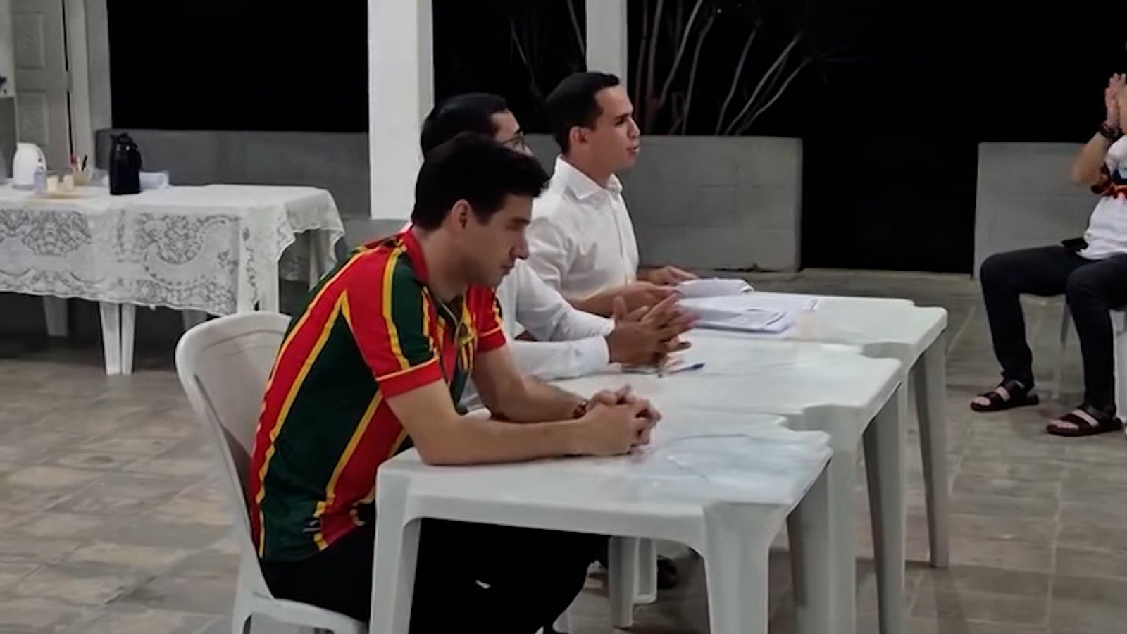 Klaus defende legitimidade da junta governativa no Sampaio; Frota rebate e diz que movimento não tem validade jurídica