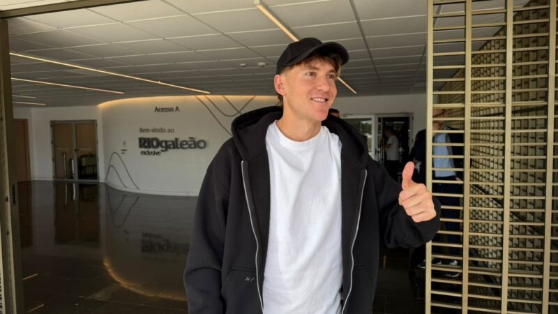 Colidio desembarca no Rio para assinar com o Vasco: “Sei muito bem ao clube que venho”