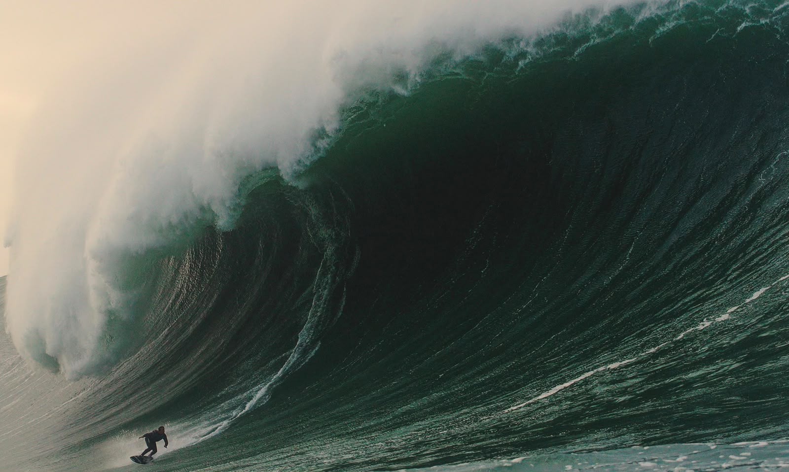 Rodrigo Koxa concorre ao ‘Oscar’ das ondas gigantes e pode recuperar recorde mundial