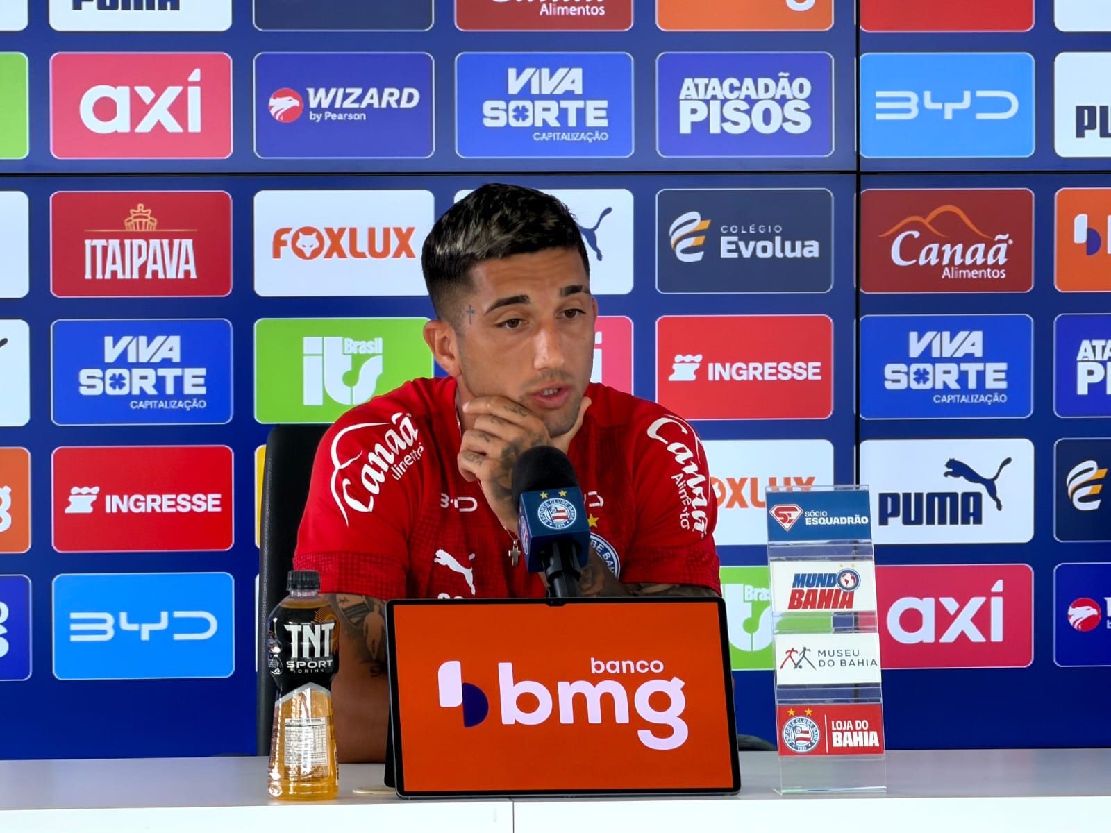 Kike Olivera garante que fica no Bahia e justifica tentativa de volta ao Uruguai: “Questões familiares”