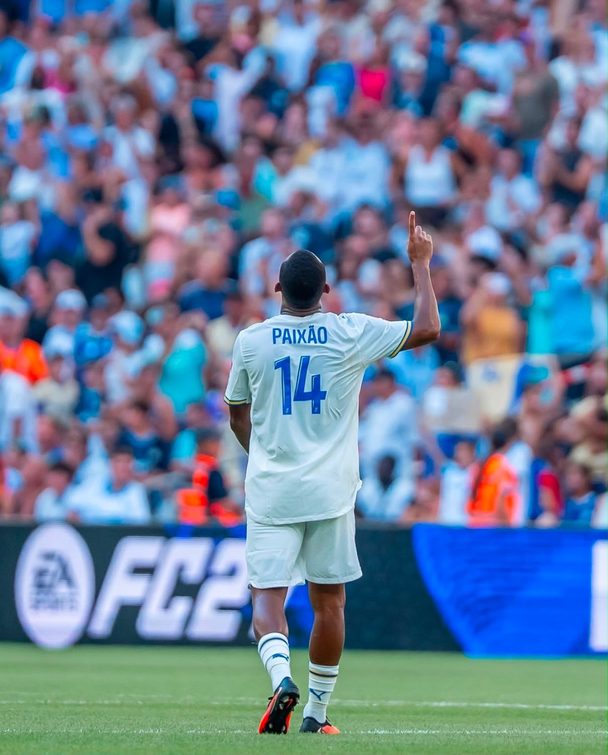 Com futuro incerto, Igor Paixão marca golaço em amistoso pelo Olympique de Marseille