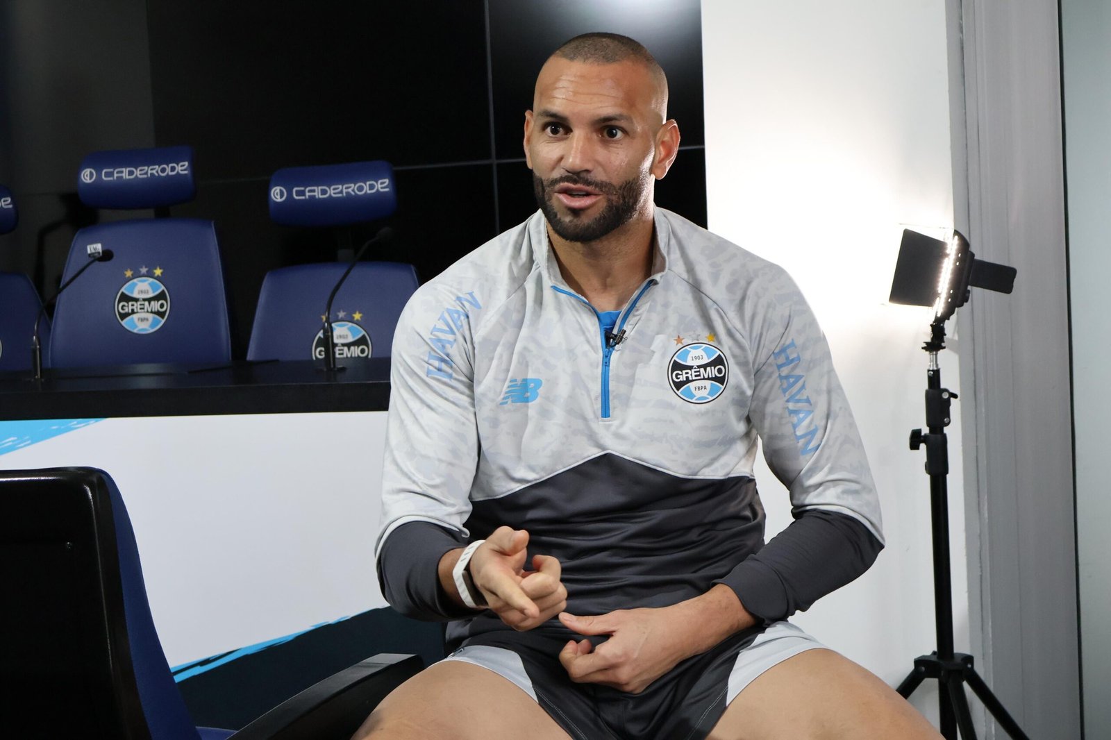 Weverton ajuda a construir Grêmio do futuro e aprova Gre-Nais na Copa do Brasil: “Marca história”