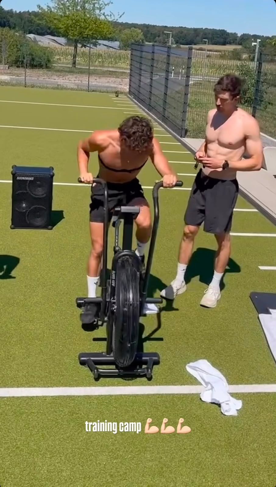 Kimi Antonelli compartilha rotina de treinos durante as férias da F1; veja vídeo