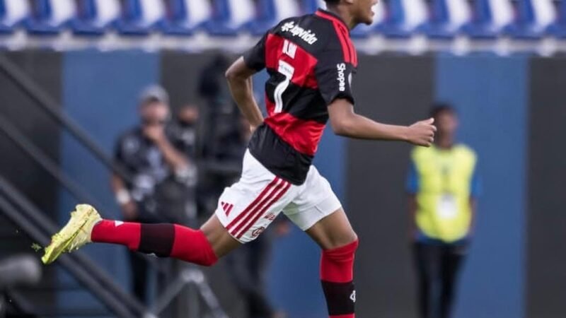 Flamengo acerta saída de Alan Santos, do sub-20, para o Benfica