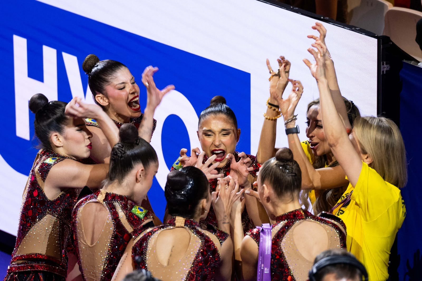 Brasil é bronze no conjunto do Mundial de ginástica rítmica e fatura vaga nas Olimpíadas