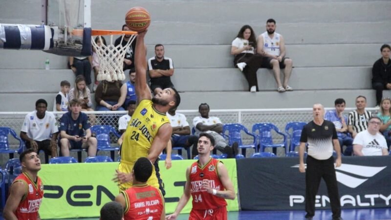 Com placar centenário e diferença de quase 70 pontos, São José vence Osasco pelo Paulista de Basquete